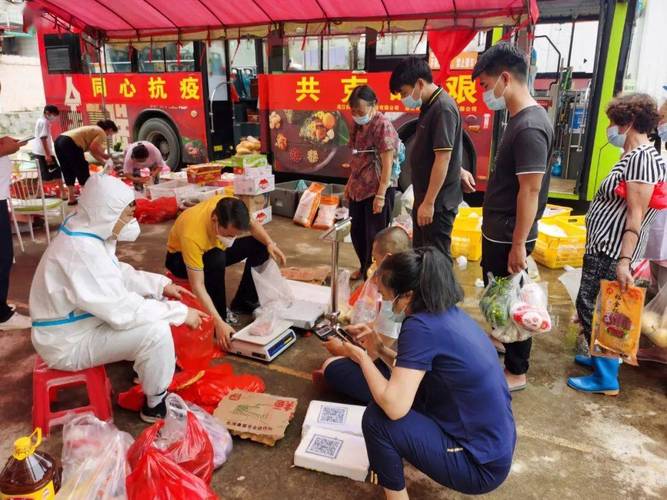 “公交移动超市”上线！市生态环境局配合做好疫情期间社区生活物资配送工作