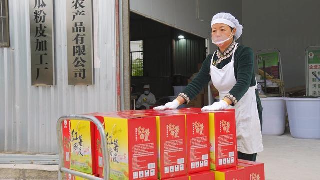 湖南汨罗：客货邮改革便利农产品运输