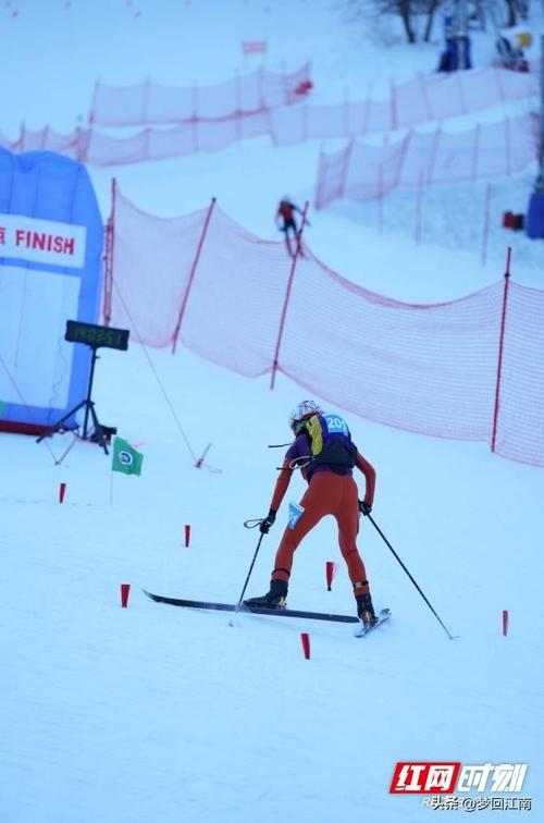 湘西健儿符家兴全国滑雪登山锦标赛U16组夺魁